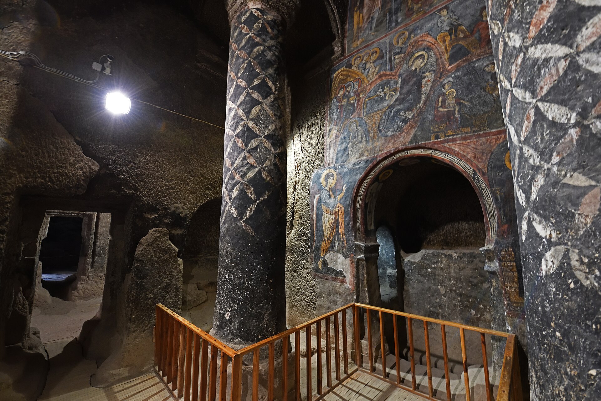 Gümüşler Manastırı Girişi